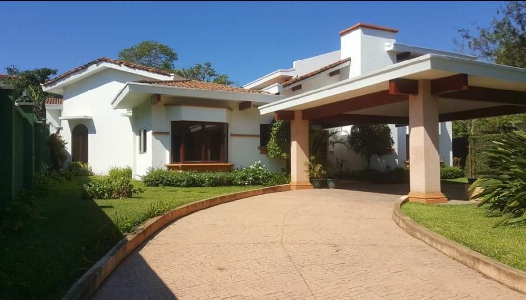 CASA CONDOMINIO LA MONTAÑA II 1800vr2 CON PISCINA SANTA TECLA *dg *cea