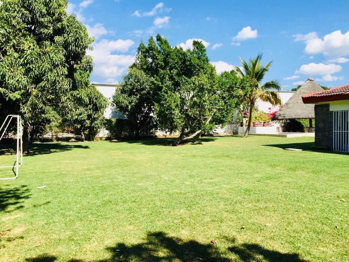Casa con enorme jardín en Jiutepec, Morelos