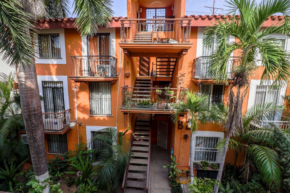 DEPARTAMENTO RENTA VACACIONAL EN ROYAL COUNTRY, MAZATLAN.