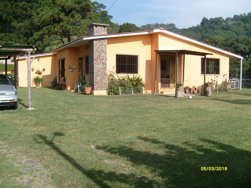 Casa de campo en venta, Los Planes de Renderos, San Salvador.
