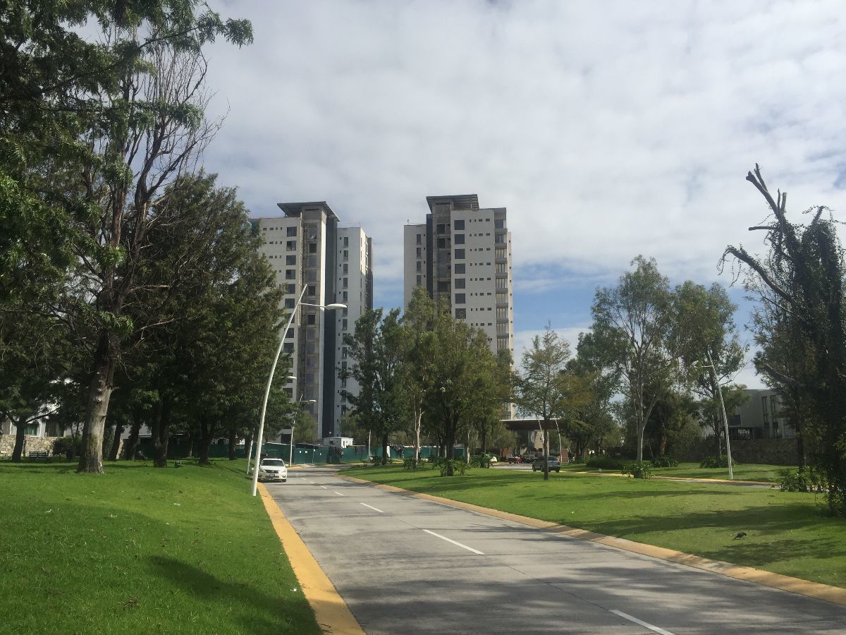Departamento en venta en Avenida,Universidad,,Condominio,Puerta,Lomas