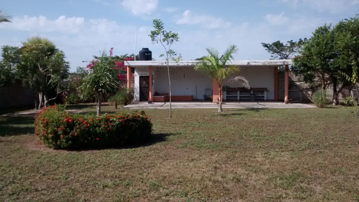Renta Casa o bodega con terreno de 1,224 m2, totalmente