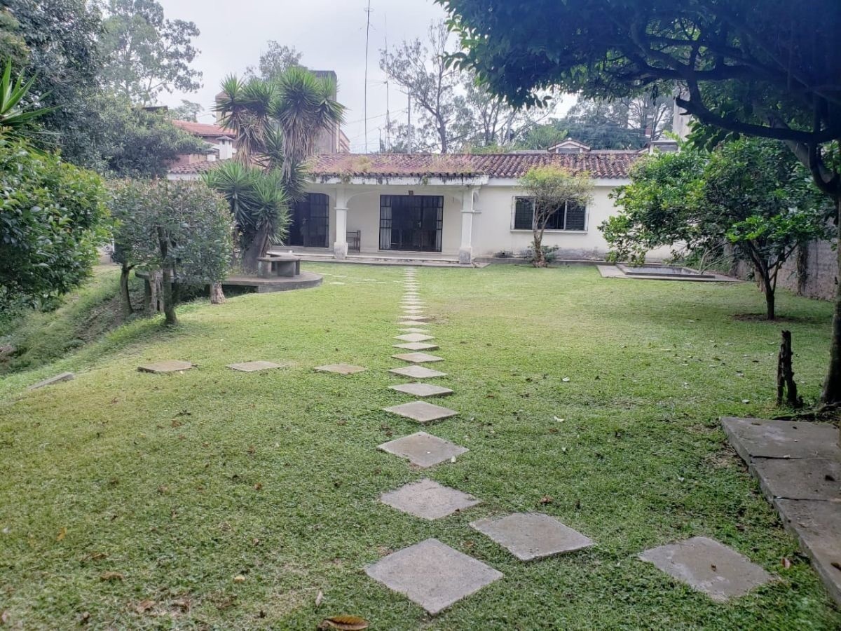 Casa de 1 nivel en Venta Av Simeón Cañas zona 2