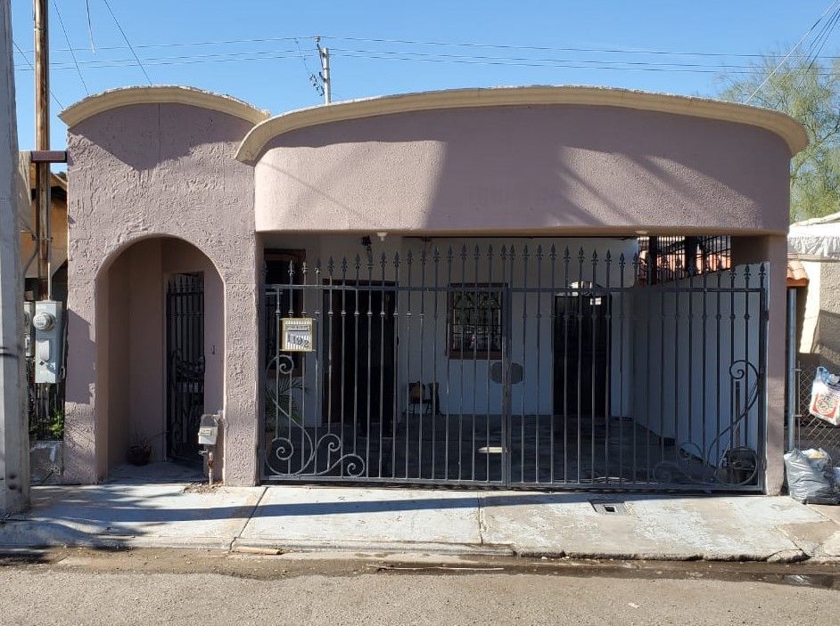 Amplia casa en Villas del Rey EasyBroker