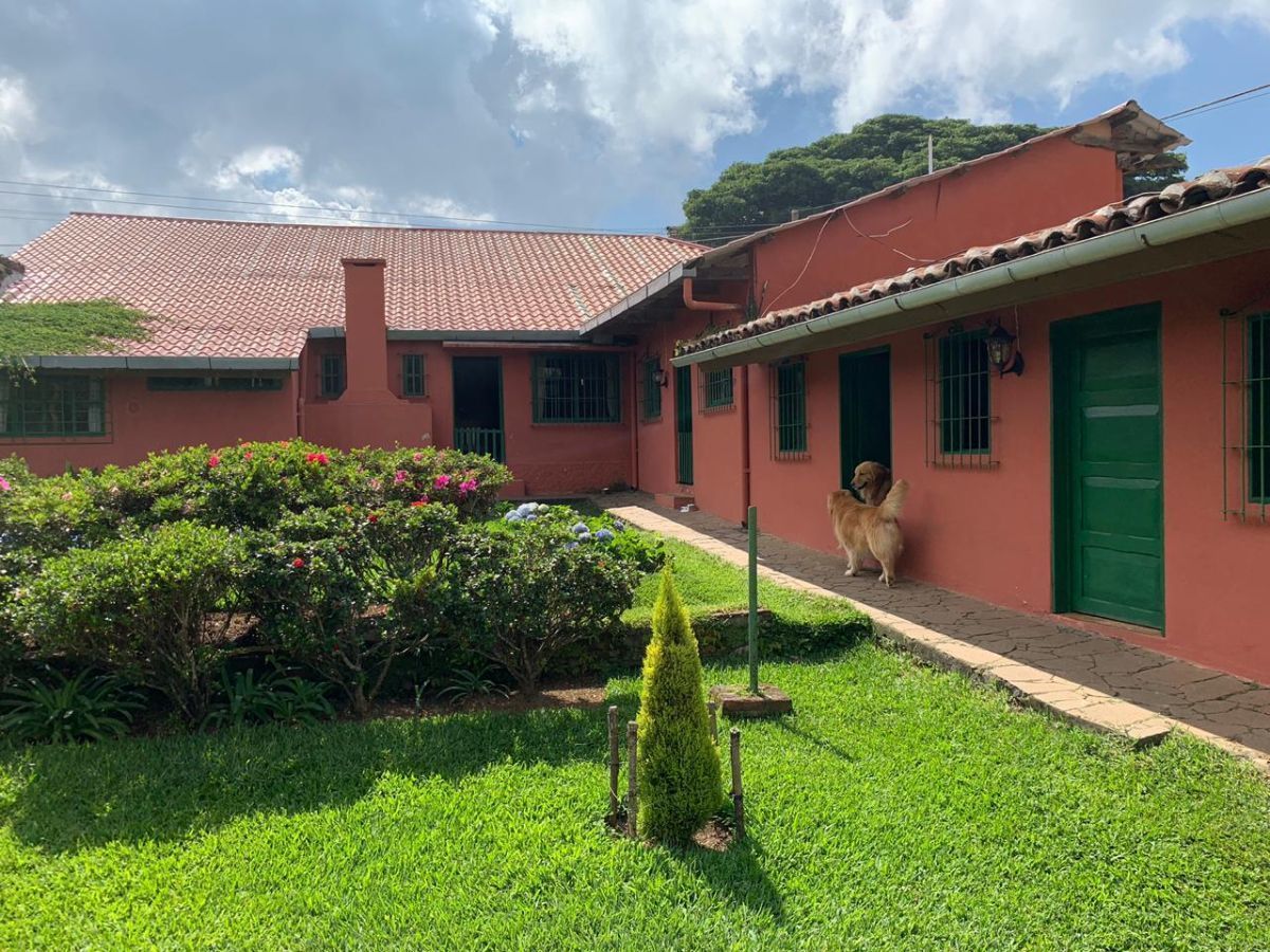 CASA DE CAMPO EN APANECA