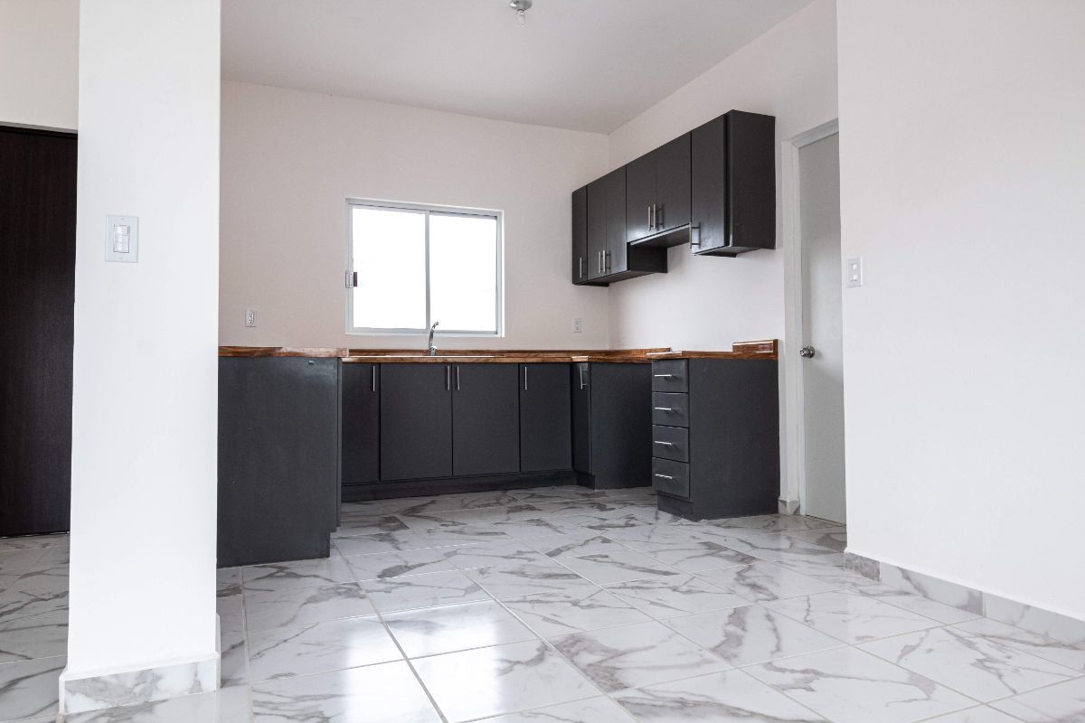 Preciosa Casa Cedro con Diseño contemporáneo en privada