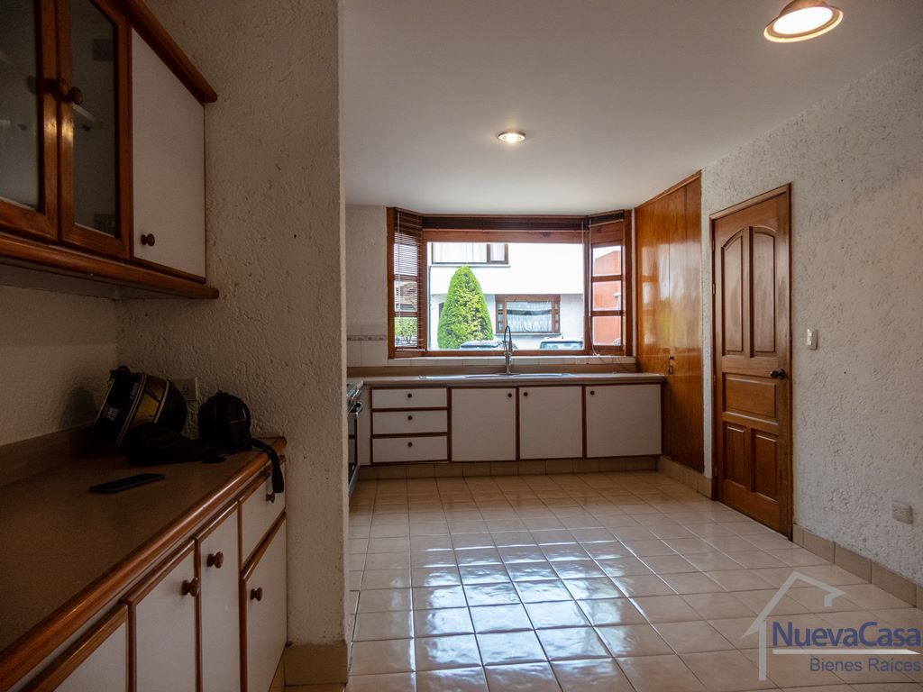 Cantera, Col. Sta Ursula Xitla. 260m2, 3 estacionamientos. A 5 min