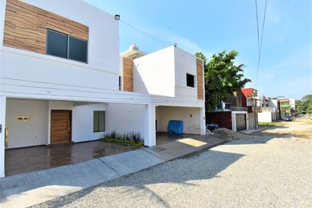 CASA NUEVA EN VENTA FRACC. BRISAS DE CARRIZAL VILLAHERMOSA TABASCO