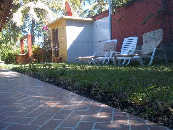 Bonito rancho de playa en Barra Salada Mar de Plata de 1,200 V2 y piscina.