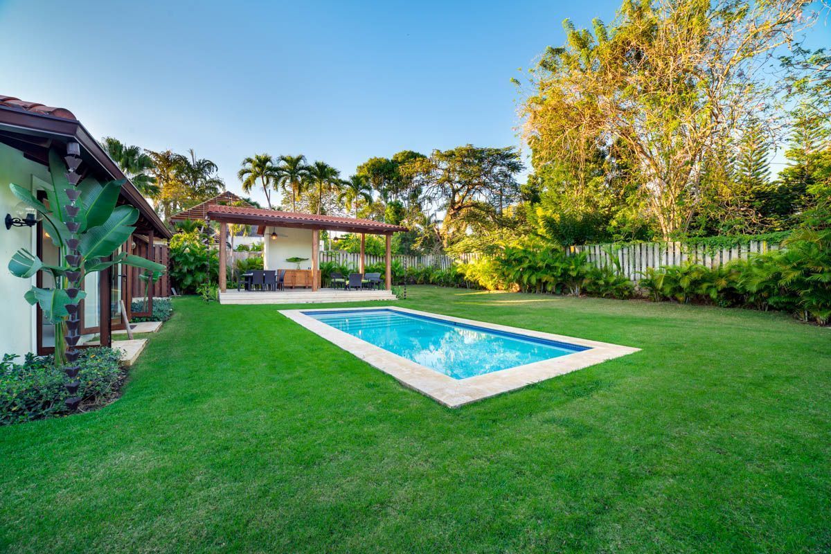 Villa con 5 HAB Recientemente renovado con amplio patio trasero