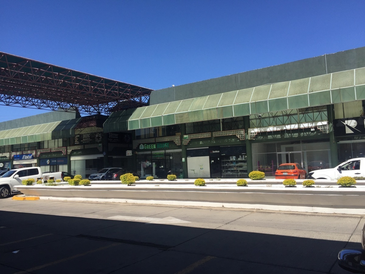 Local comercial en renta Plaza Exhimoda Zapopan EasyBroker