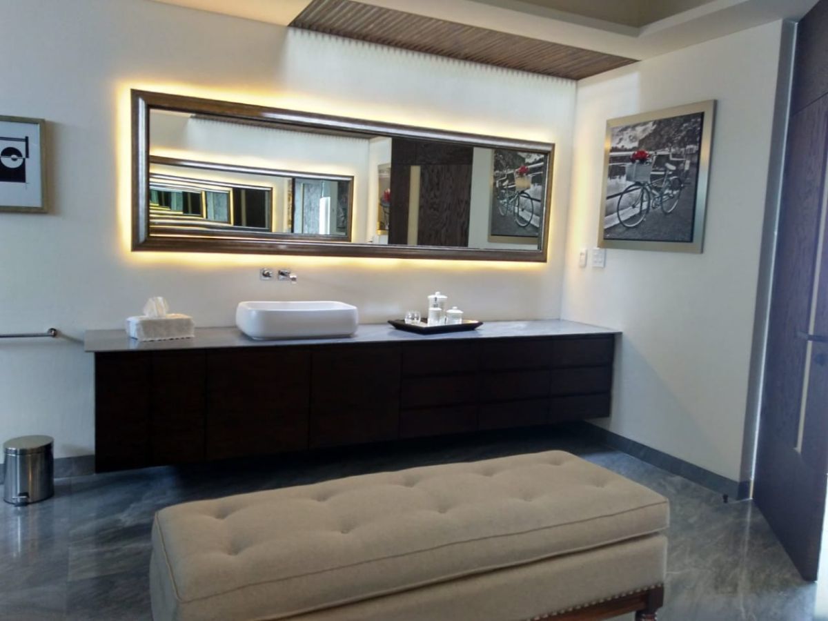 Exclusiva Residencia Estilo Toscano en Real de Vallescondido