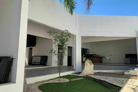 Hermosa Residencia de Un Piso en Privada Cutzam Dentro del Yucatan
