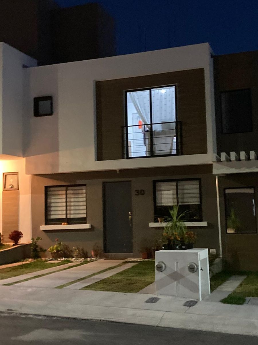 CASA VENTA CON RECAMARA PLANTA BAJA ZAKIA