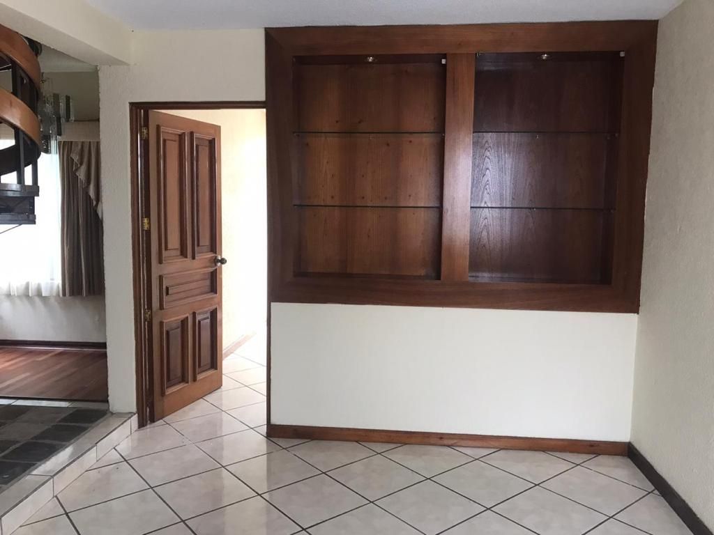 Casa de Esquina se vende en Los Manantiales