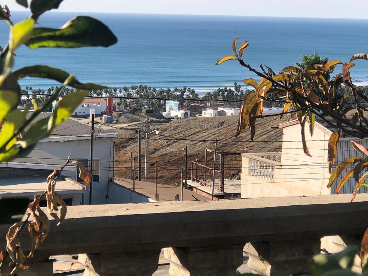 CASA EN VENTA EN PRIMO TAPIA, PLAYAS DE ROSARITO