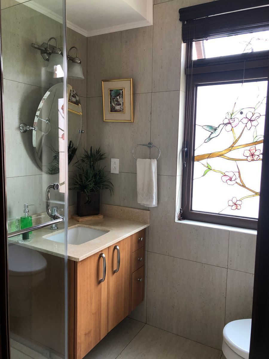 Th en Oakland estilo Inglés