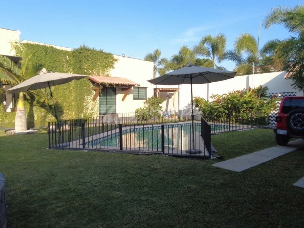 Residencia Rangeliana en Venta en San Pablo, Colima