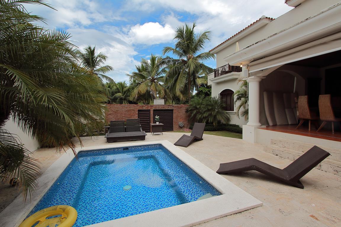 Casa con piscina en Venta Isabel Villas frente al Golf