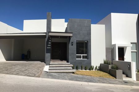 Casa venta Bosques del Valle IV Etapa Chihuahua.