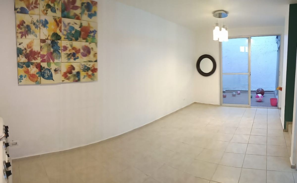 Casa en Condominio Rinconada El Cedazo, al Sur.