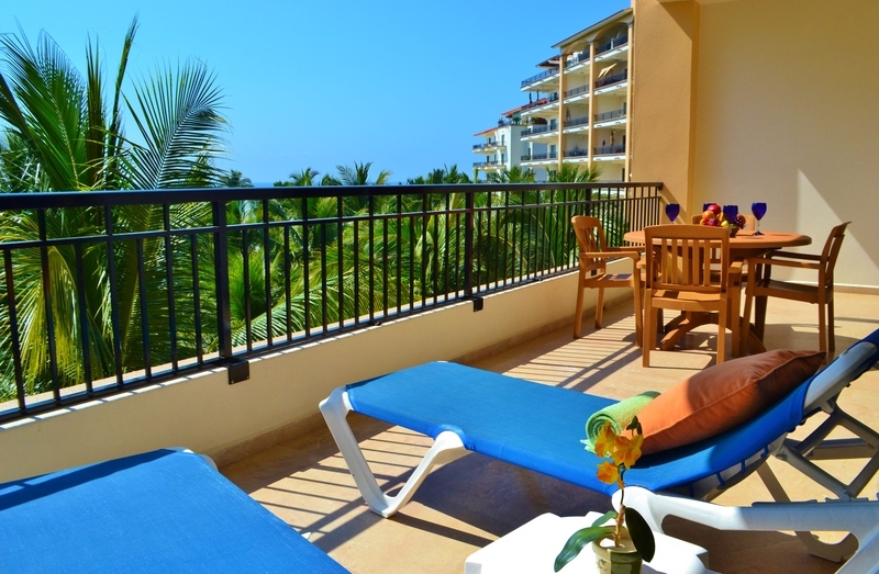 Playa Royale beachfront 2 bedroom condo in Nuevo Vallarta