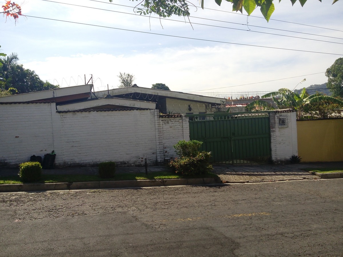 Se vende casa de 1 nivel para vivir u oficinas en Colonia Utila Santa Tecla