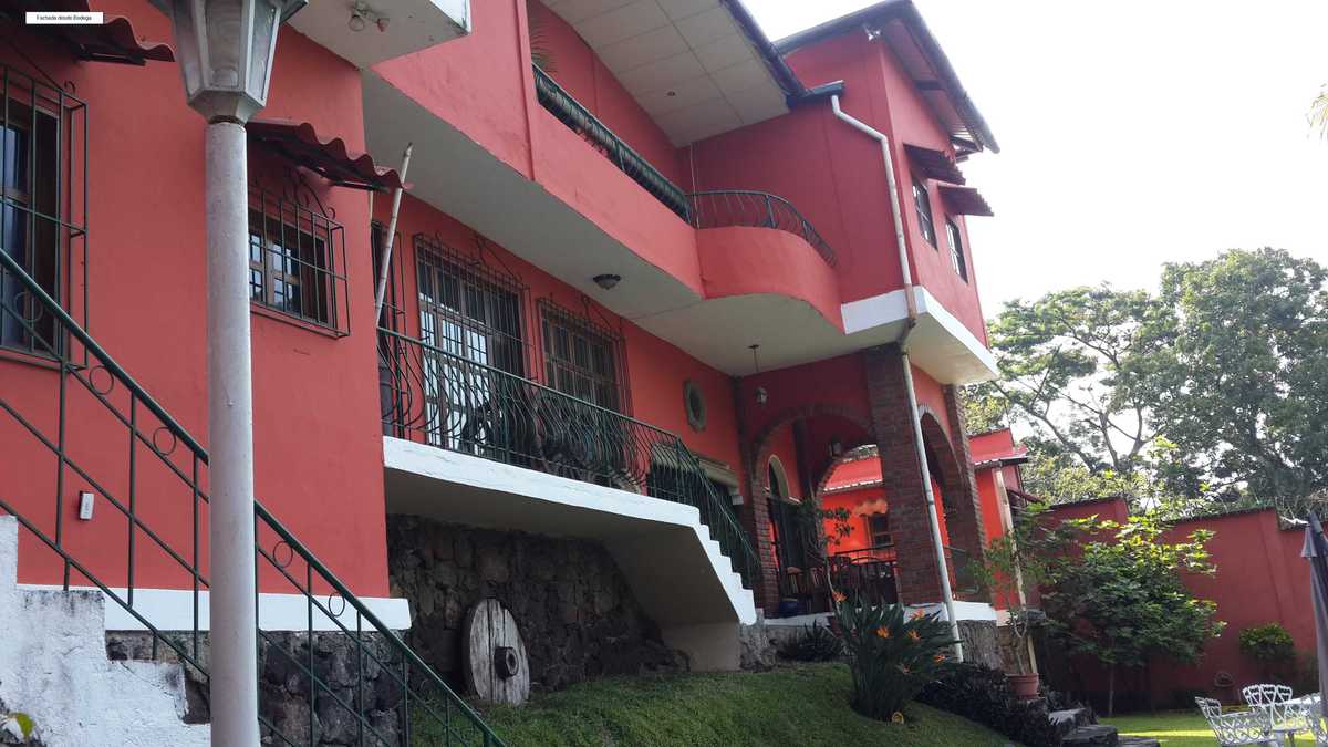 CASA COL. ESCALON PROLONGACION DE LA AV. MASFERRER CON PISCINA *CEA.V