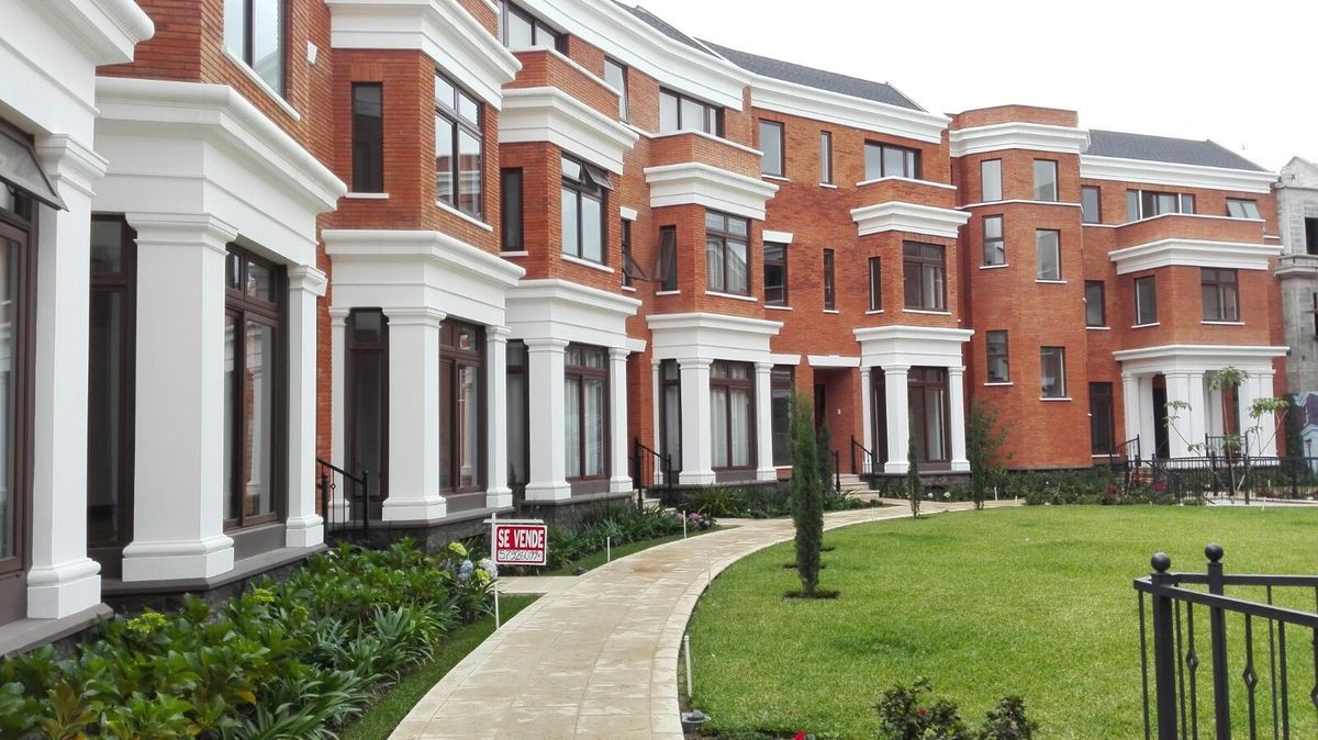 VENTA 2 CASAS PASAJE OAKLAND, ZONA 10