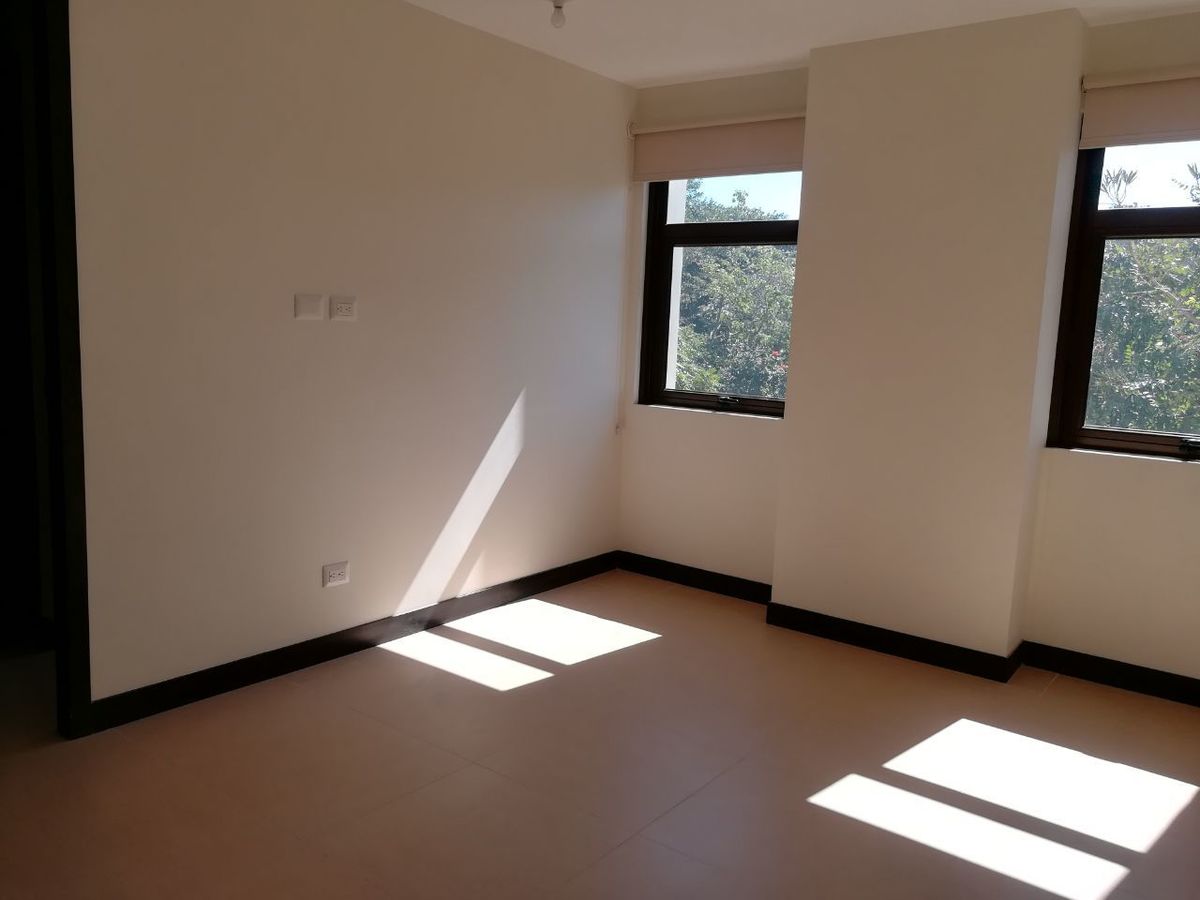 En venta moderno apartamento de 3 habitaciones en 2° nivel en Puerta