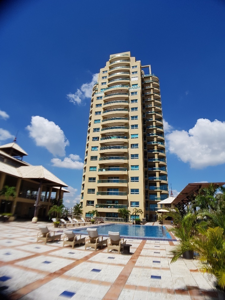 Malecon Center, frente al mar