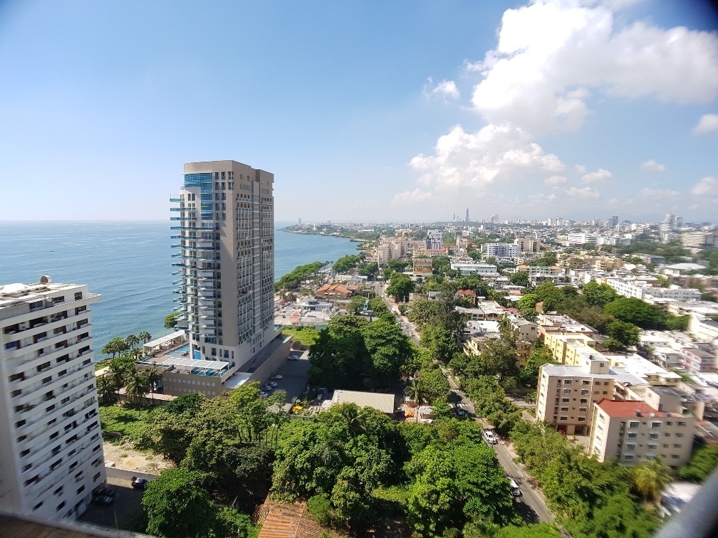 Malecon Center, frente al mar