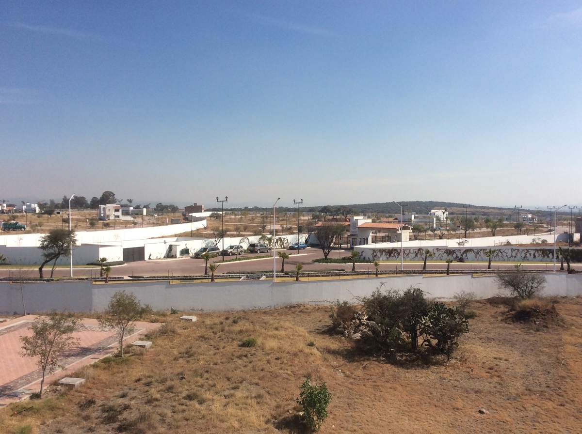 LINDA CASA EN CIUDAD MADERAS, ROOF GARDEN, 3 RECS, 3 BAÑOS Y POSIBLE 4