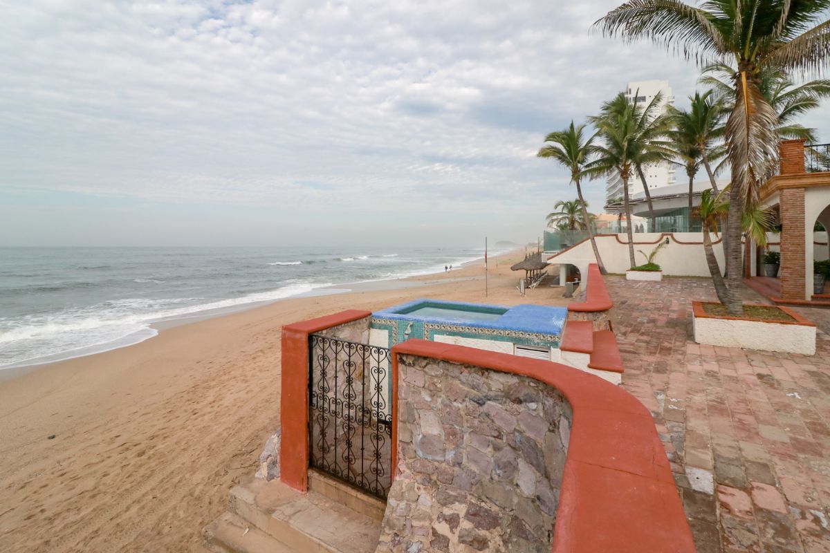 RESIDENCIAS EN CERRITOS MAZATLAN A PIE DE PLAYA