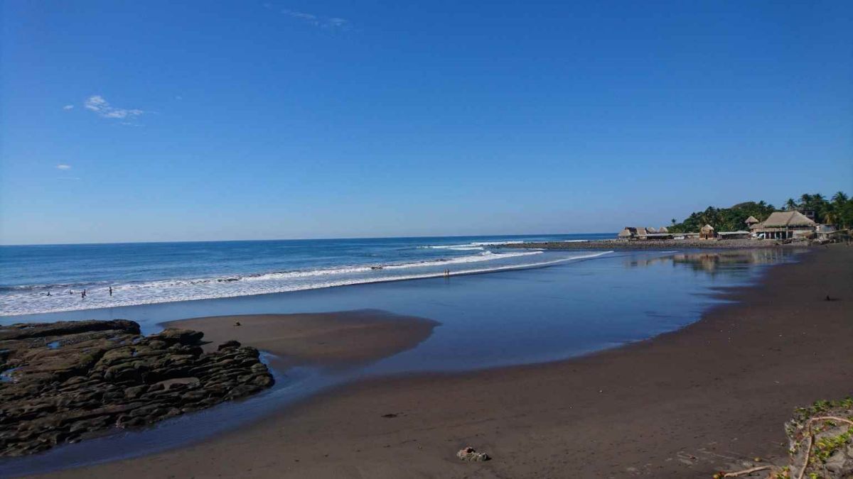 TURISMO TERRENO PLAYA EL ZONTE 1.4mz SOBRE CARRETERA KM.53 CON VISTA