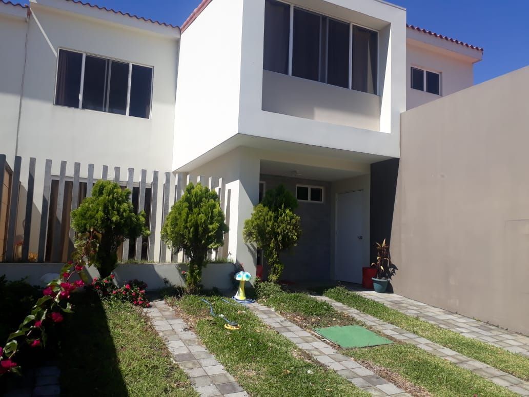 Casa en alquiler tipo C3 ubicada en Condado Santa Rosa Etapa 2 Santa Tecla
