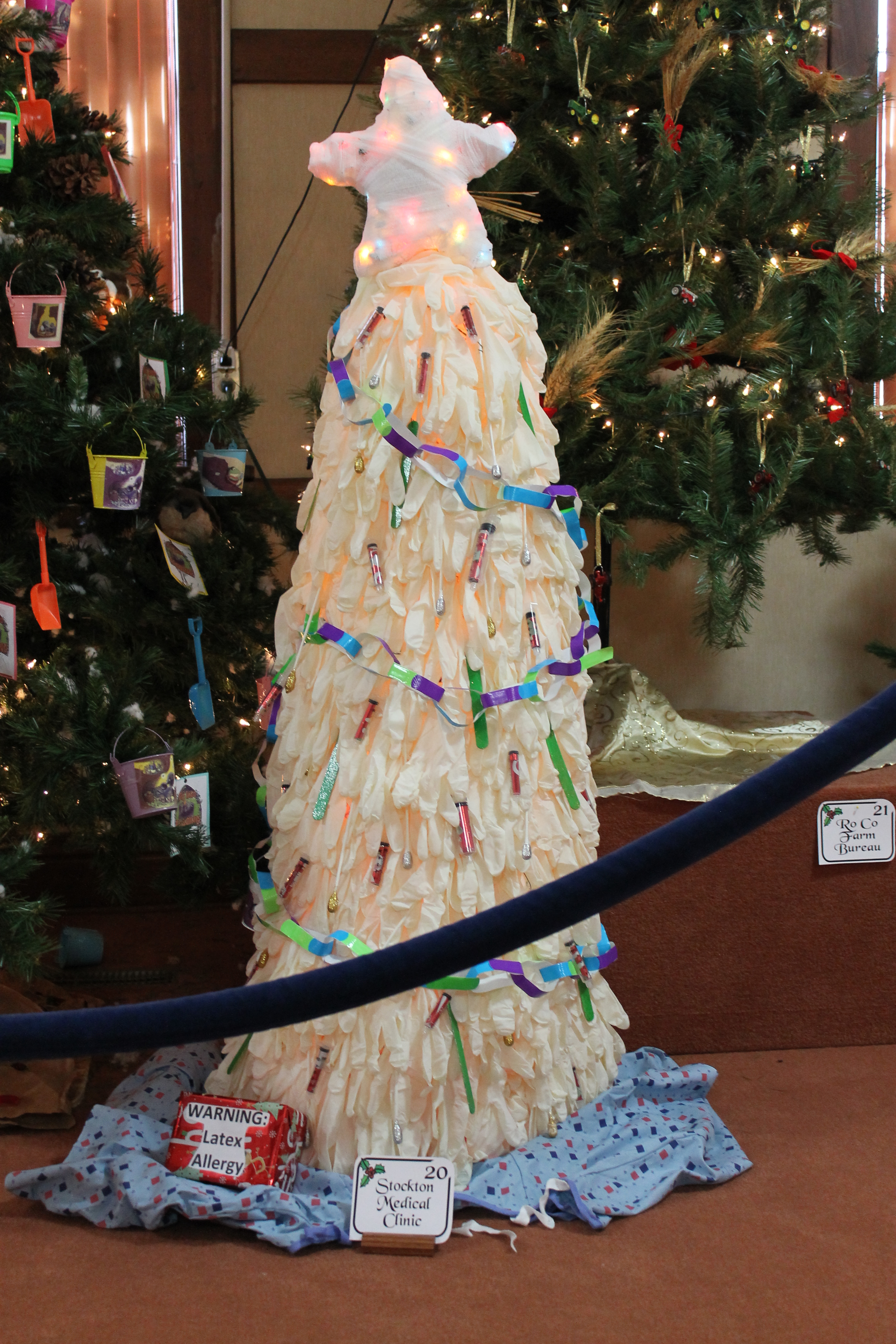 Stockton Medical Clinic’s Medical Christmas Tree