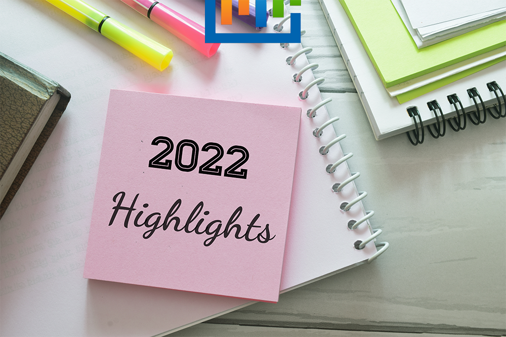 Sticky Note With the Words 2022 Highlights