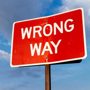 Image of a "wrong way" traffic sign