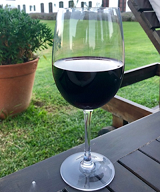 picture of a glass of red wine