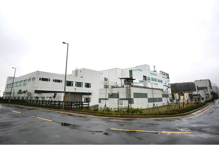 BUILDING COMPLEX