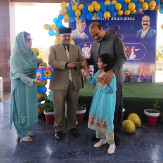 fairy of sweet home receiving prize at result day 2024