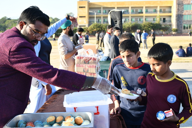 PSH children at food stall arranged by world bank team