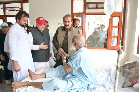 Zamurrad Khan personally met victims of Flood 2025