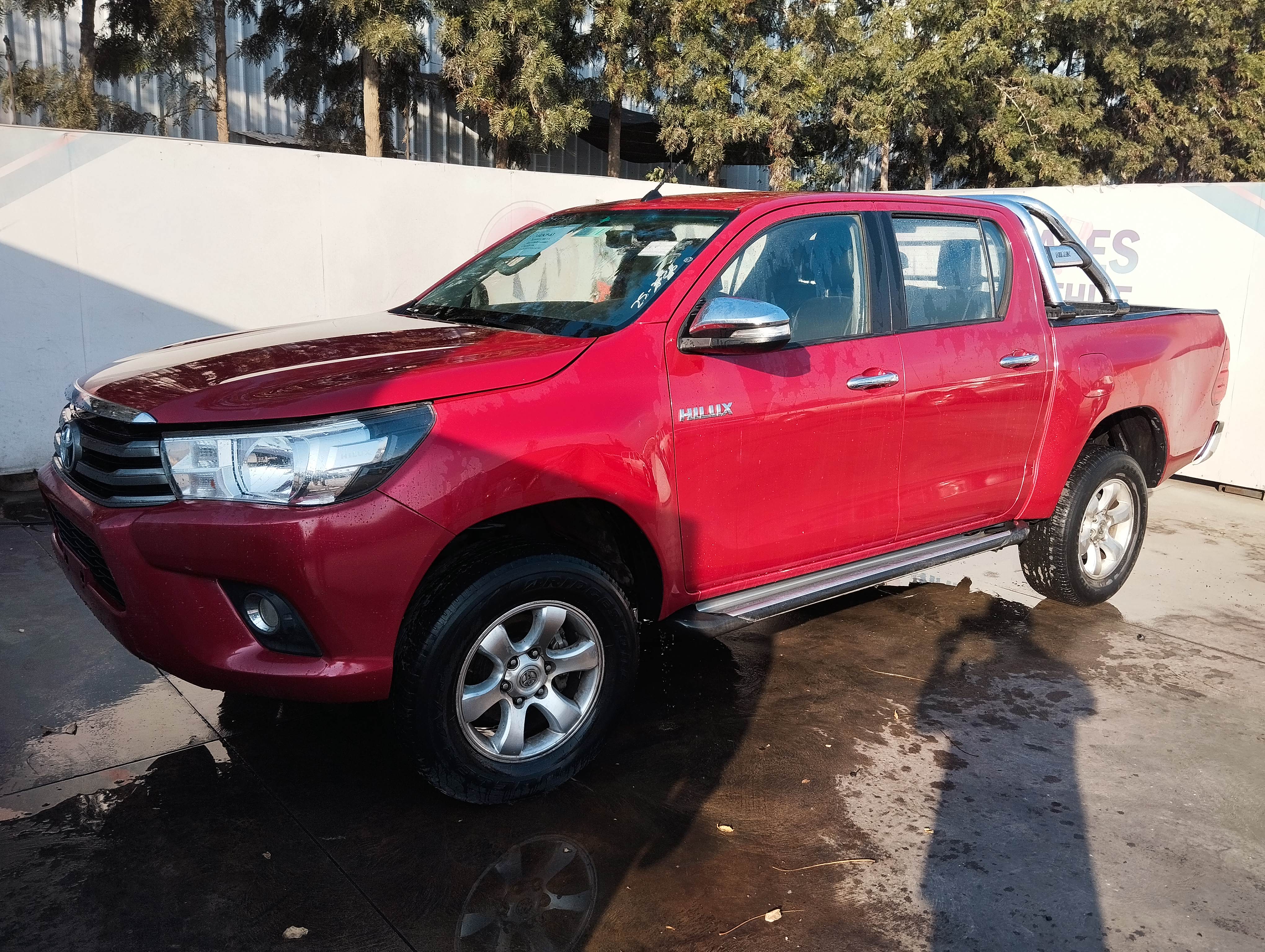 Toyota HI LUX D CAB 2.4