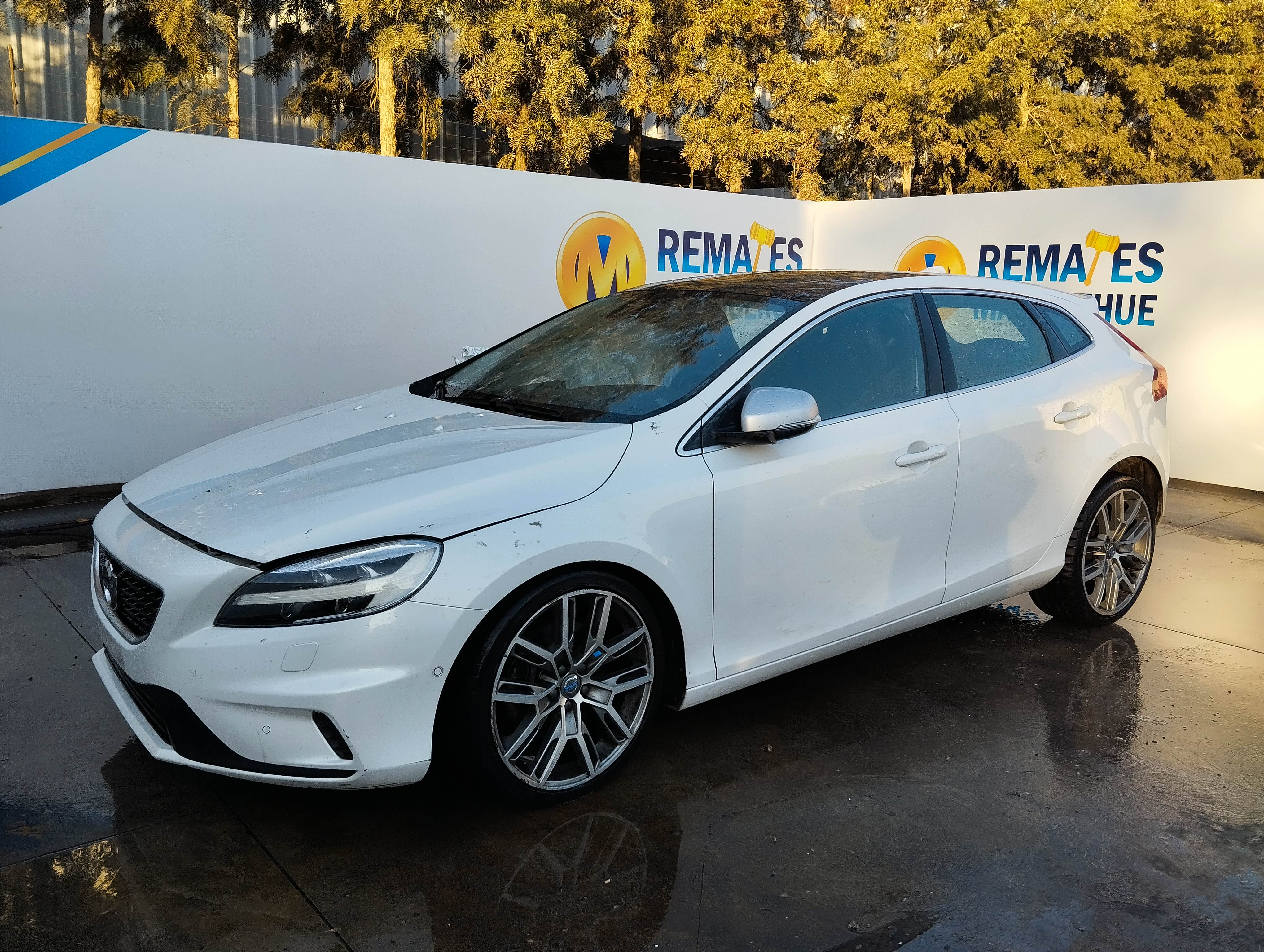 Volvo V40 2.0
