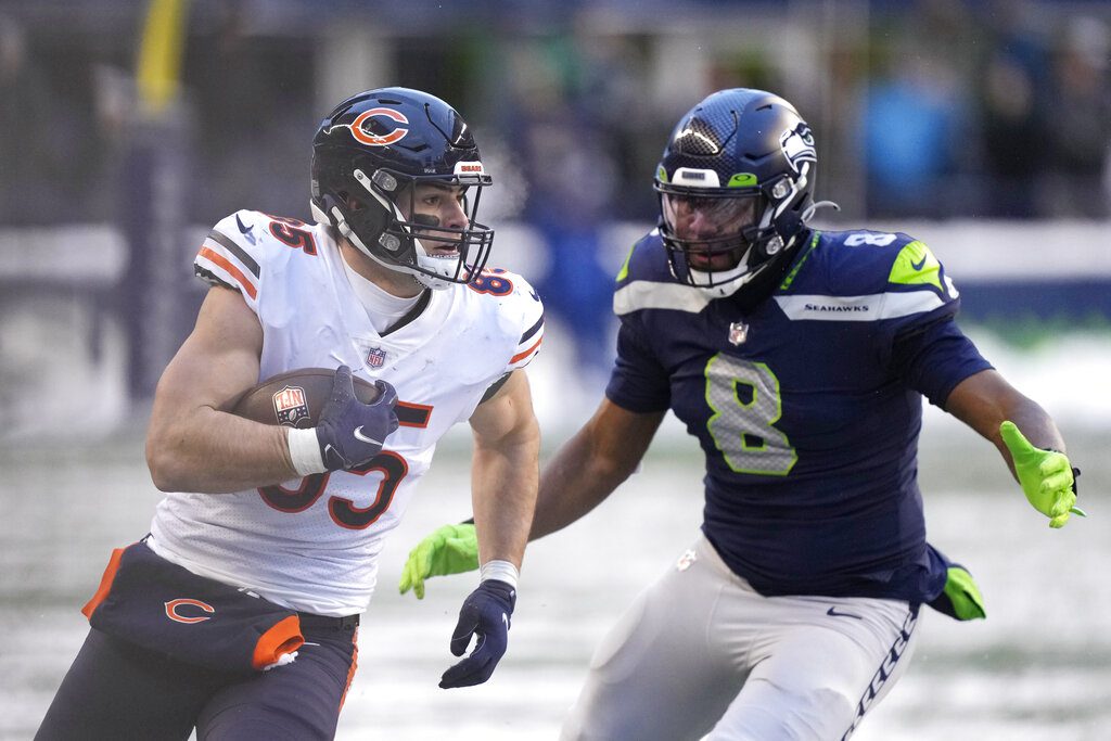 Cole Kmet player prop bets for Bears vs. Packers Week 13 The