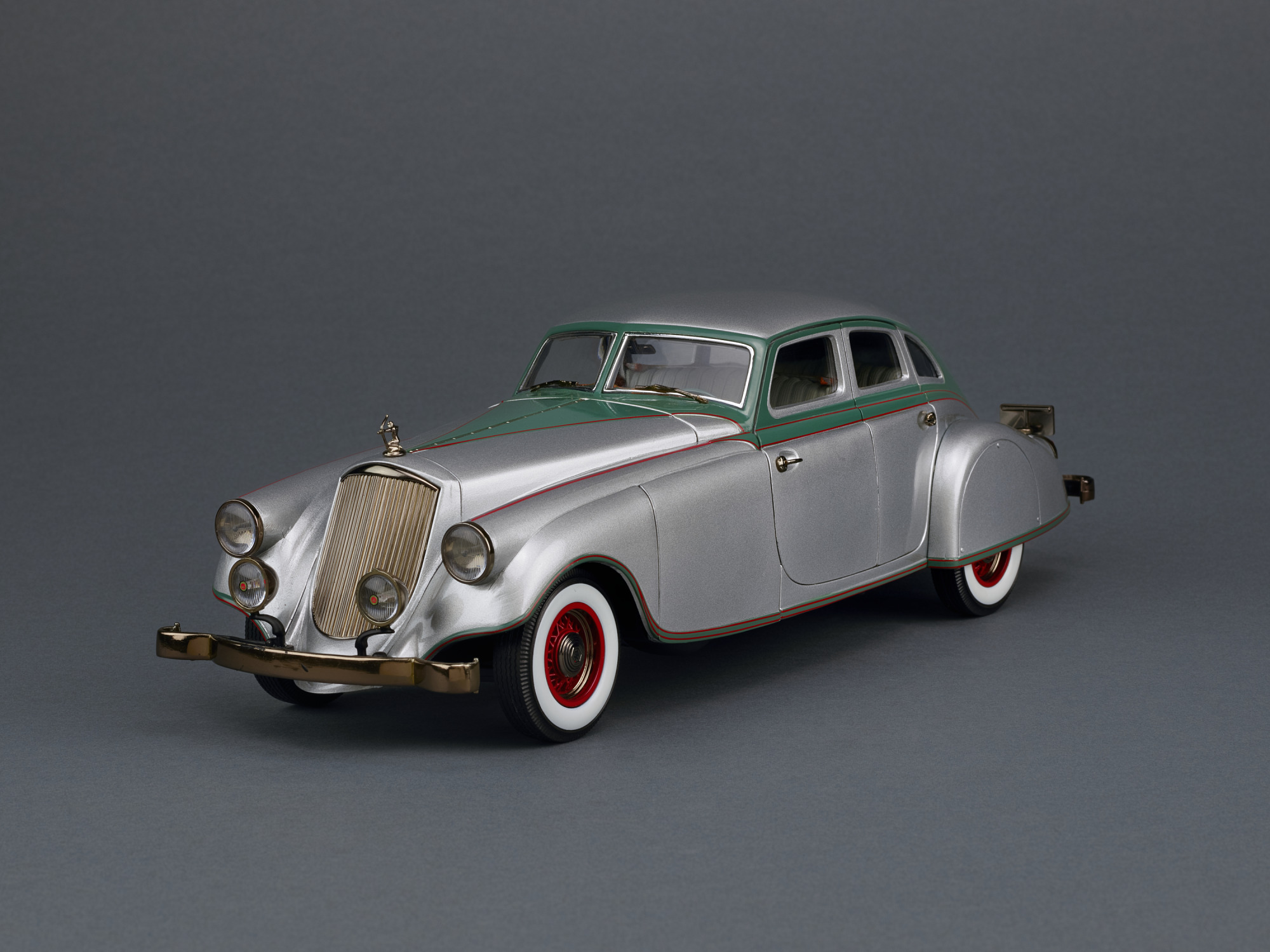 Pierce Arrow Silver Arrow 1933 Model Car 1 18 Scale Smithsonian American Art Museum The great depression was in full force. https americanart si edu artwork pierce arrow silver arrow 1933 model car 118 scale 114506