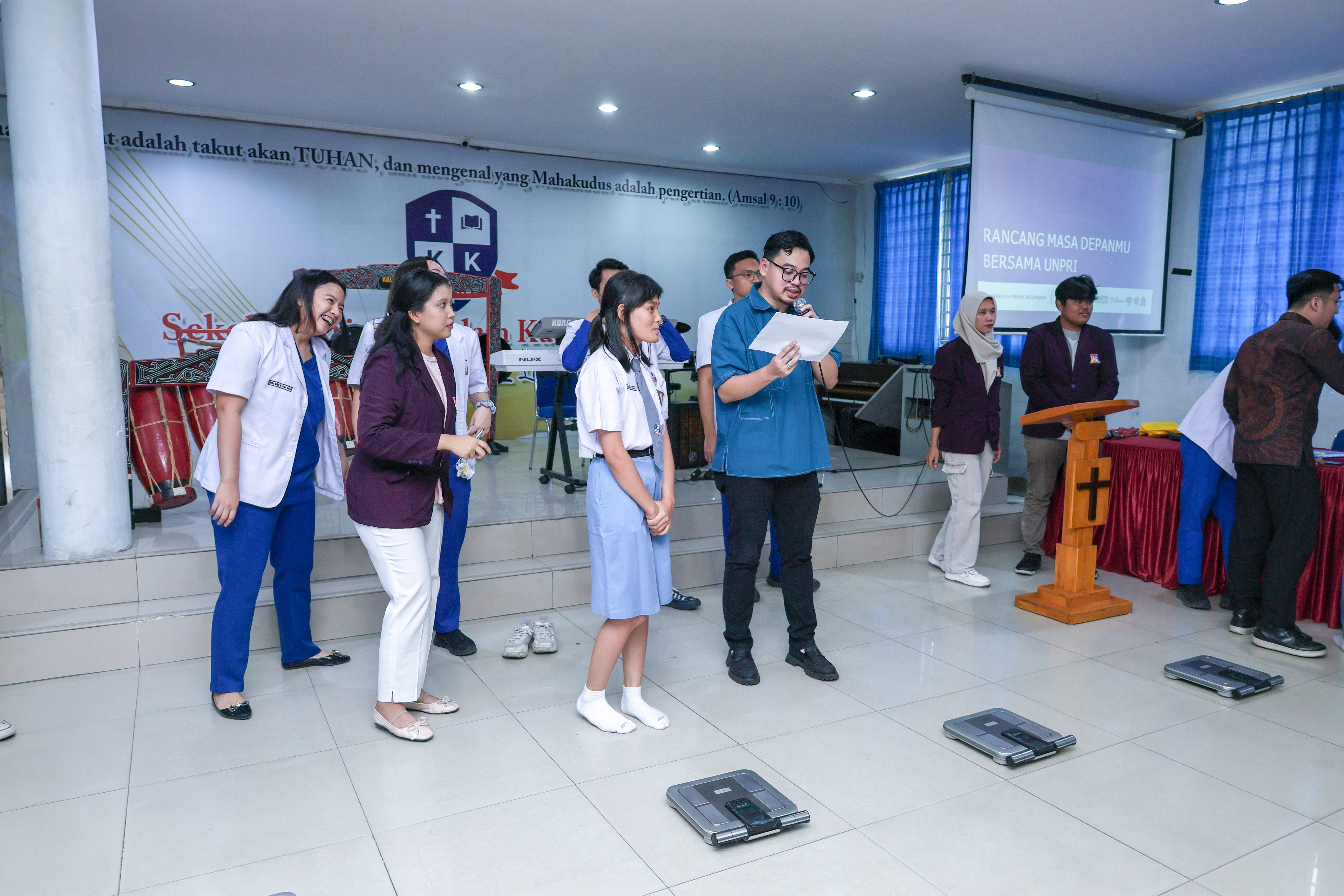 Kegiatan FKKG UNPRI di SMA Kalam Kudus