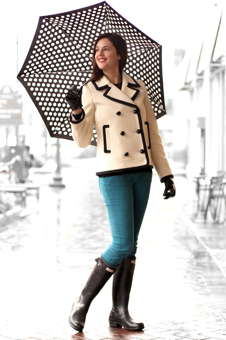 Jessica Quirk, Rainy Day Outfit, What I Wore, What I Wore Jessica, Polka Dot umbrella, J.Crew, Agave Corduroy, Fashion Blog, Style Blog, Personal Style Blogger, Hunter Boots, What to wear with Hunter Boots